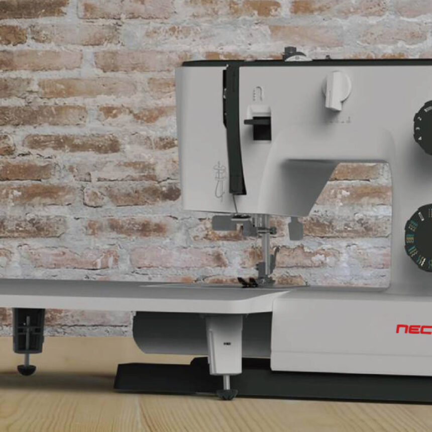 Necchi Q132A with extension table