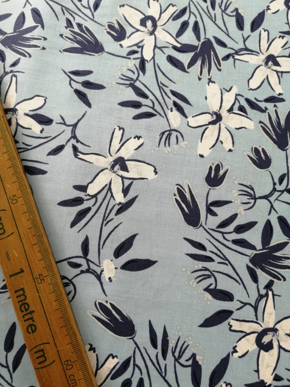 Blue Goose Cotton Fat Quarter light blue floral - Image 2