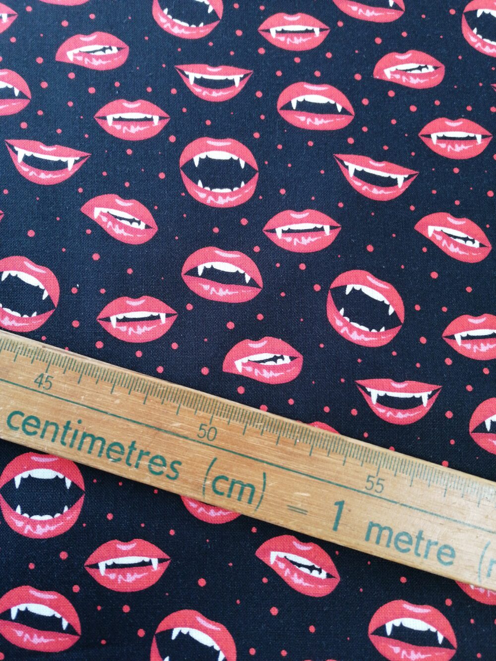 Red Vampire Lips cotton fabric by the half metre - Image 2