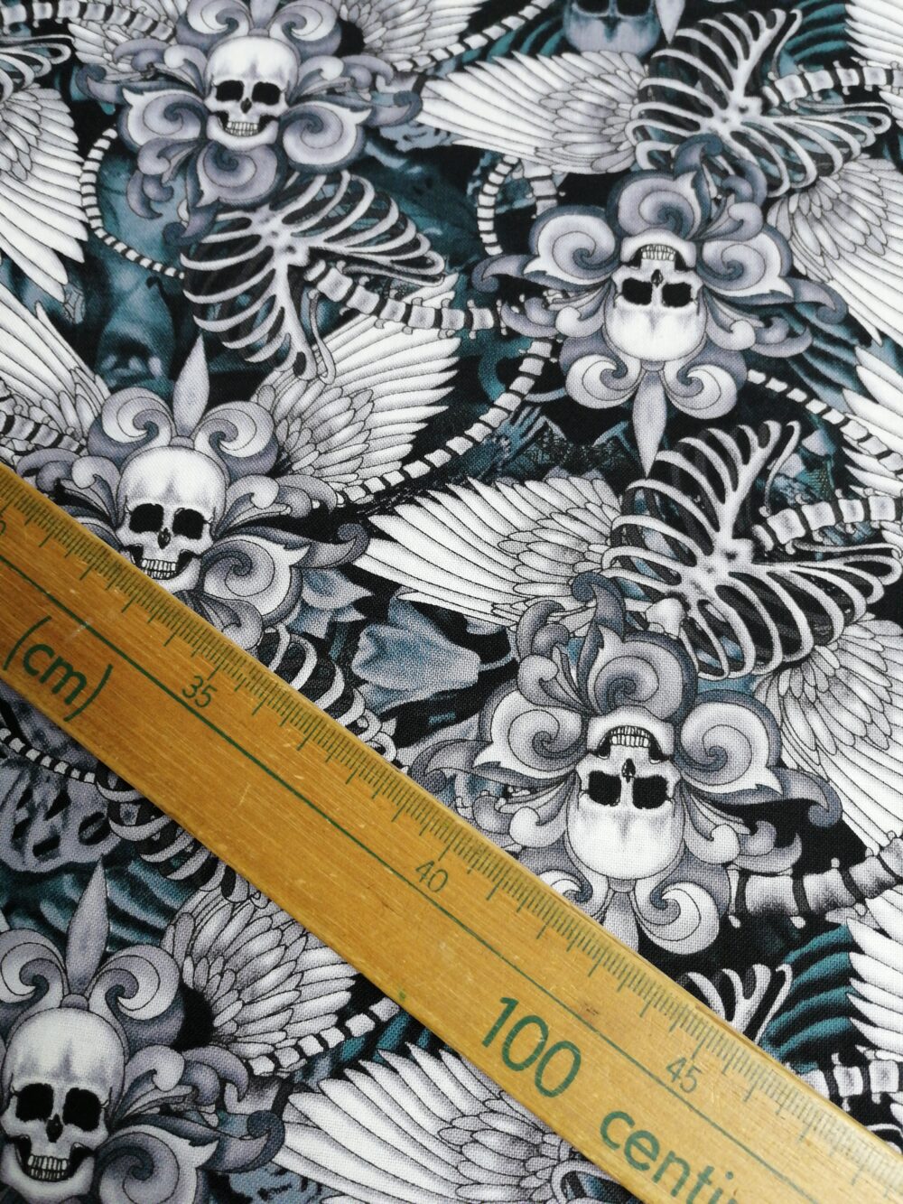 Skulls and skeletons quilting cotton fabric Fat Quarter - Image 2