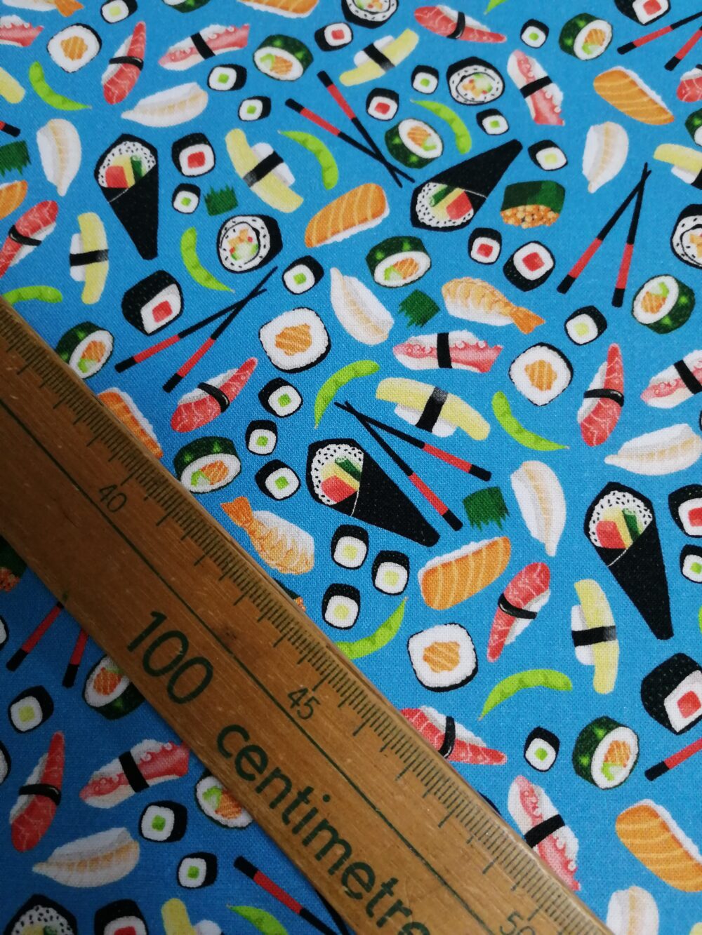 Ditsy Sushi quilting weight cotton fabric Fat Quarter - Image 2