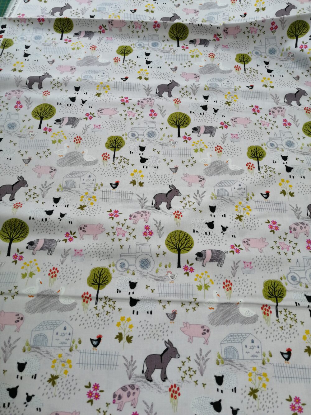 Piggy Tales Farmyard cotton fabric FQ