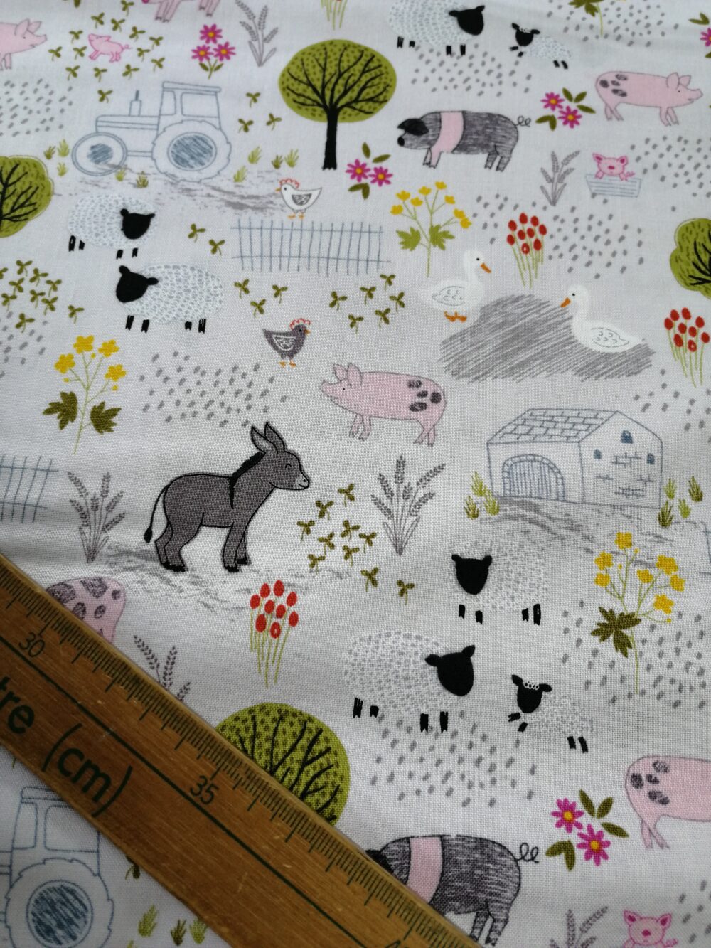 Piggy Tales Farmyard cotton fabric FQ - Image 2