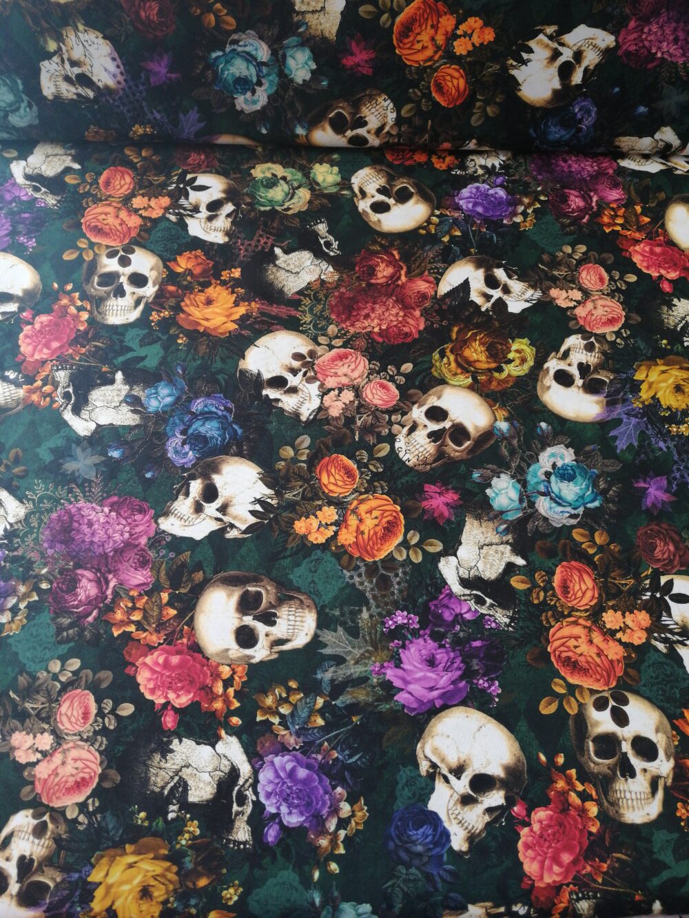 Dreadful Delights roses and Skulls